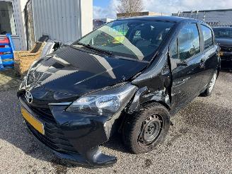 uszkodzony samochody osobowe Toyota Yaris 1.0 VVT-i Comfort 2018/2