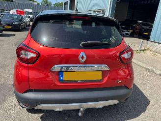 Renault Captur 0.9 TCe Helly Hansen picture 4