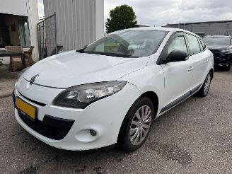 Unfallwagen Renault Mégane Estate 1.5 AUTOMAAT dCi Expression 2011/8