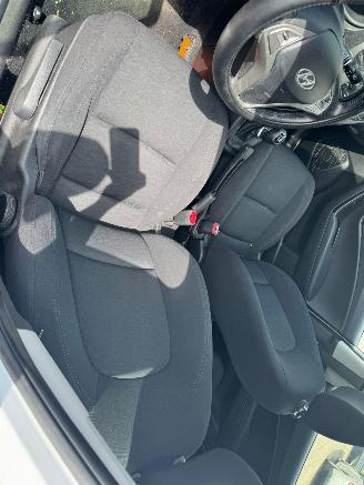 Hyundai Ix20 1.4 i-Motion picture 19