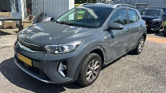 Coche accidentado Kia Stonic 1.0 T-GDi MHEV 2021/11