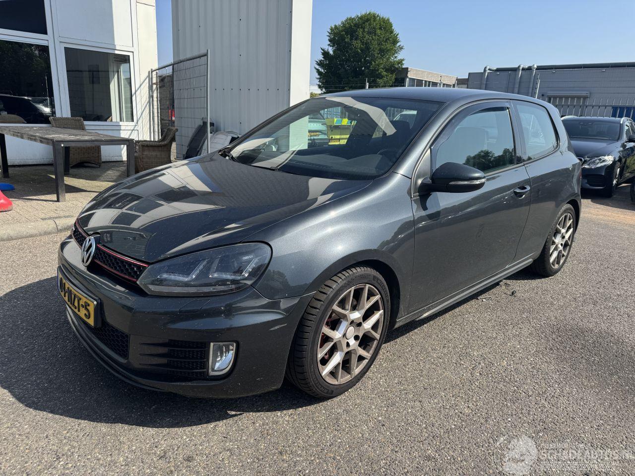 Volkswagen Golf 2.0 GTI