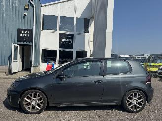 Volkswagen Golf 2.0 GTI picture 2