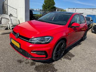 uszkodzony samochody osobowe Volkswagen Golf 1.0 TSI Highline Business R 2018/3
