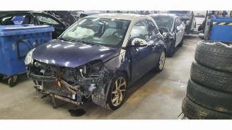 Vrakbiler auto Opel Adam Adam, Hatchback 3-drs, 2012 / 2019 1.4 16V 2013/2