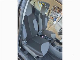 Peugeot 107 107, Hatchback, 2005 / 2014 1.0 12V picture 13