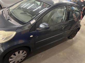 Peugeot 107 107, Hatchback, 2005 / 2014 1.0 12V picture 4