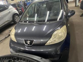 Peugeot 107 107, Hatchback, 2005 / 2014 1.0 12V picture 3