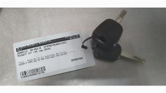 Peugeot 107 107, Hatchback, 2005 / 2014 1.0 12V picture 19