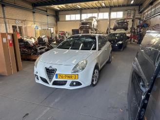 Vrakbiler auto Alfa Romeo Giulietta Giulietta (940), Hatchback, 2010 / 2020 1.4 TB 16V MultiAir 2011/2