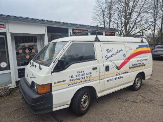 Vaurioauto  commercial vehicles Mitsubishi L-300 L300 LONG BODY 1998/9