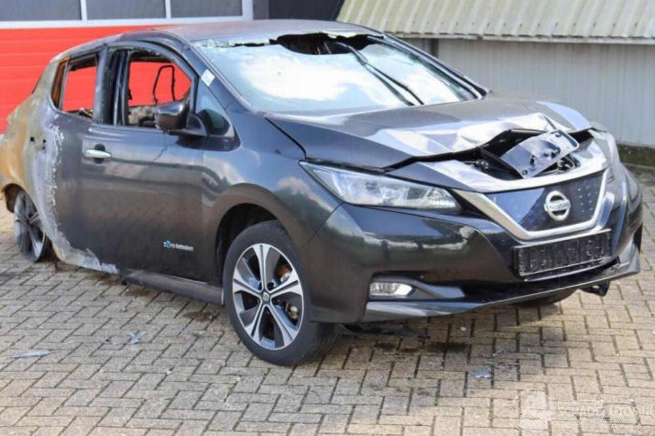 Nissan Leaf Leaf (ZE1), Hatchback, 2017 39/40kWh