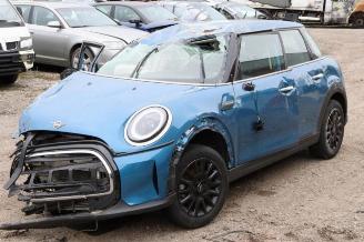 Vaurioauto  passenger cars Mini Mini Mini (F55), Hatchback 5-drs, 2013 1.5 12V One 2022/8