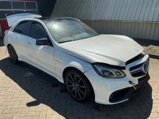 Vrakbiler auto Mercedes E-klasse E-Klasse AMG (W212), Sedan, 2009 / 2016 5.5 E-63 S AMG V8 32V 4-Matic 2013/12