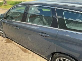 Peugeot 308 308 SW (L4/L9/LC/LJ/LR), Combi 5-drs, 2014 / 2021 1.2 12V e-THP PureTech 110 picture 16