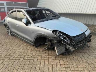 Salvage car Porsche Cayenne Cayenne III (9YA), SUV, 2017 3.0 V6 Turbo 24V E-Hybrid 2021/2