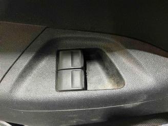 Peugeot 108 108, Hatchback, 2014 1.0 12V picture 21