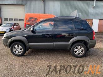 Hyundai Tucson Tucson (JM), SUV, 2004 / 2010 2.0 CRDi VGT 16V 4x2 picture 2