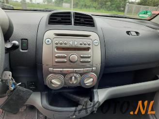 Daihatsu Sirion Sirion 2 (M3), Hatchback, 2005 1.3 16V DVVT picture 14