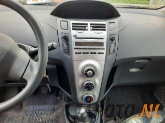 Toyota Yaris Yaris II (P9), Hatchback, 2005 / 2014 1.0 12V VVT-i picture 14