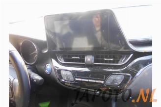 Toyota C-HR C-HR (X1,X5), SUV, 2016 1.8 16V Hybrid picture 9