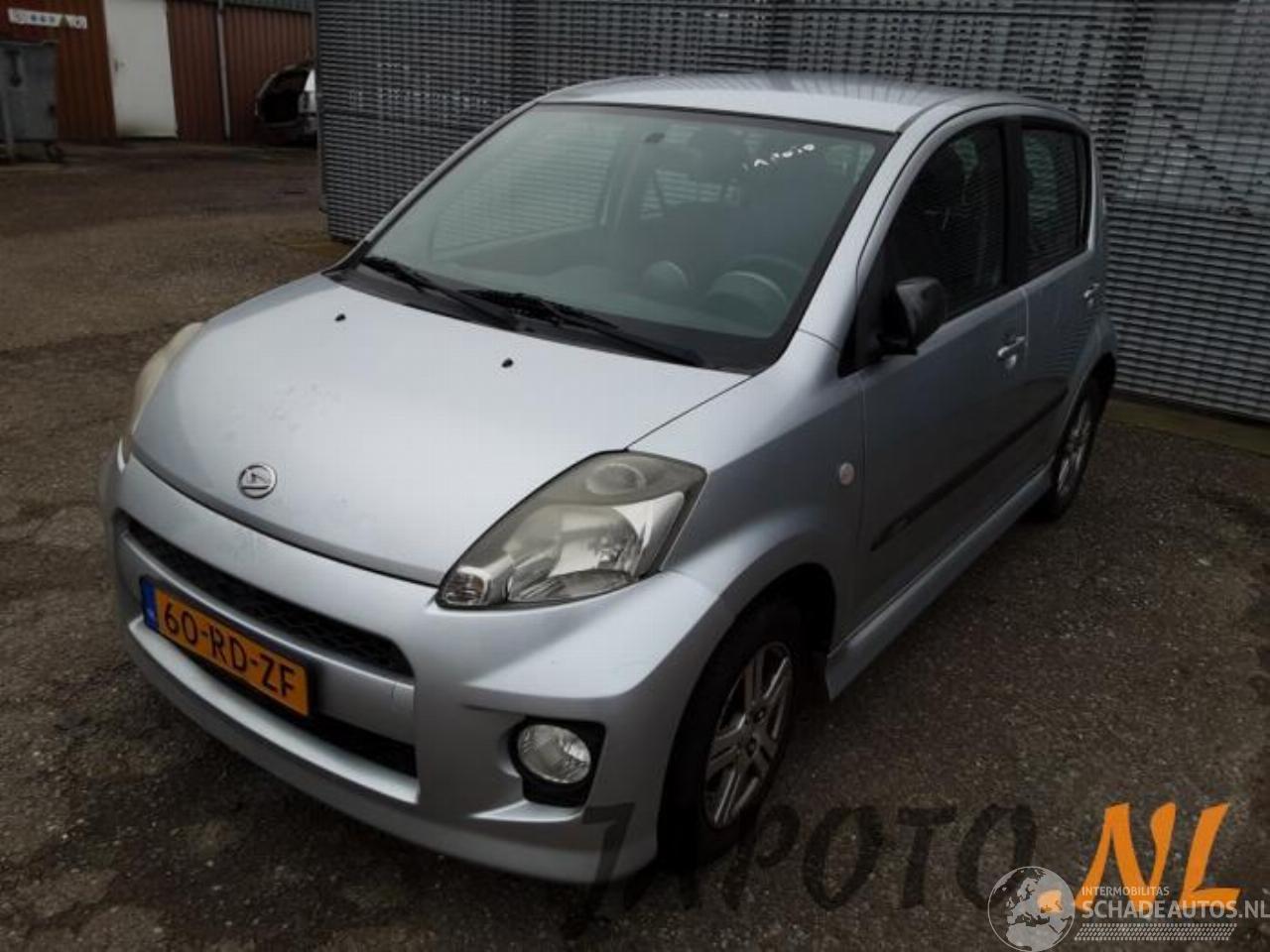 Daihatsu Sirion Sirion 2 (M3), Hatchback, 2005 1.3 16V DVVT