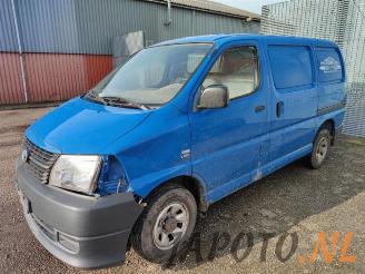 demontáž osobní automobily Toyota Hi-Ace HiAce II, Bus, 1995 / 2012 2.5 D4-D 117 4x4 2008/6