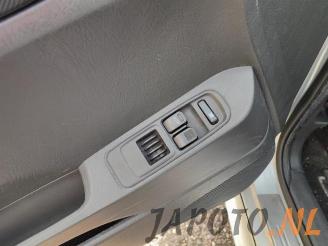 Daihatsu Young-rv YRV (M2), Hatchback, 2000 / 2006 1.0 12V DVVT STi picture 10