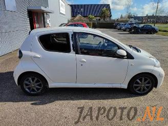 Toyota Aygo Aygo (B10), Hatchback, 2005 / 2014 1.0 12V VVT-i picture 6