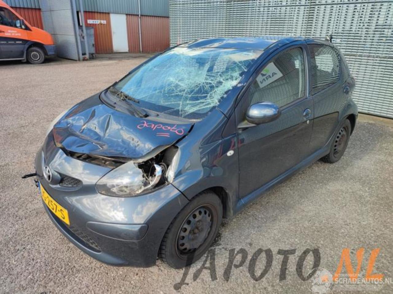 Toyota Aygo Aygo (B10), Hatchback, 2005 / 2014 1.0 12V VVT-i