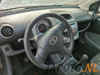 Toyota Aygo Aygo (B10), Hatchback, 2005 / 2014 1.0 12V VVT-i picture 11