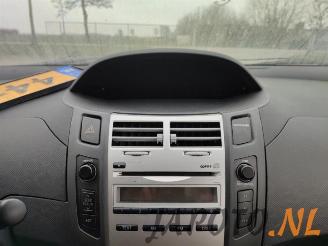 Toyota Yaris Yaris II (P9), Hatchback, 2005 / 2014 1.3 16V VVT-i picture 11