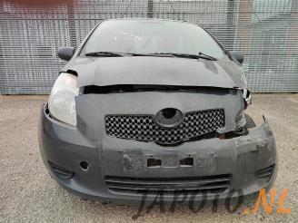 Toyota Yaris Yaris II (P9), Hatchback, 2005 / 2014 1.3 16V VVT-i picture 7