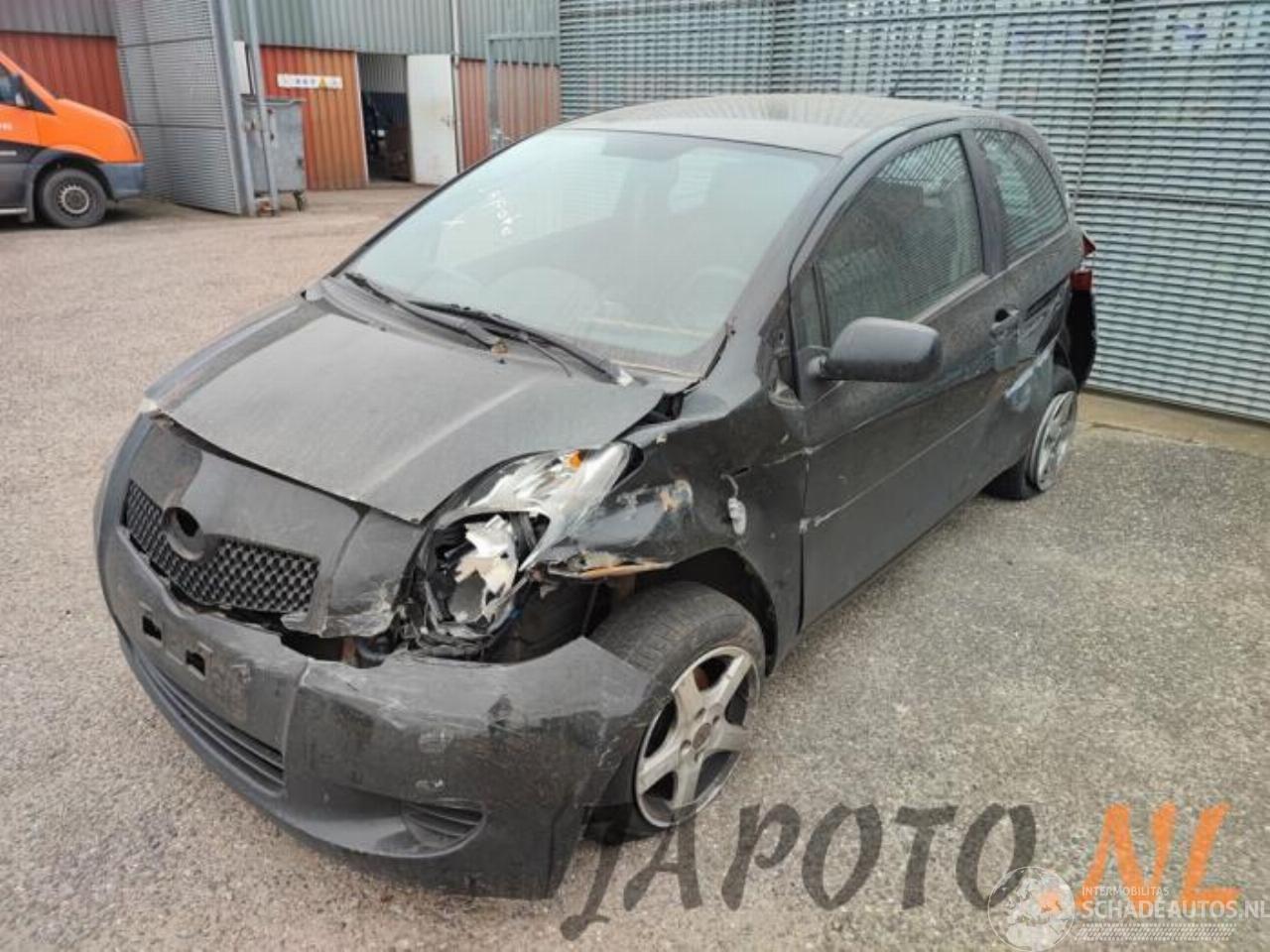Toyota Yaris Yaris II (P9), Hatchback, 2005 / 2014 1.3 16V VVT-i
