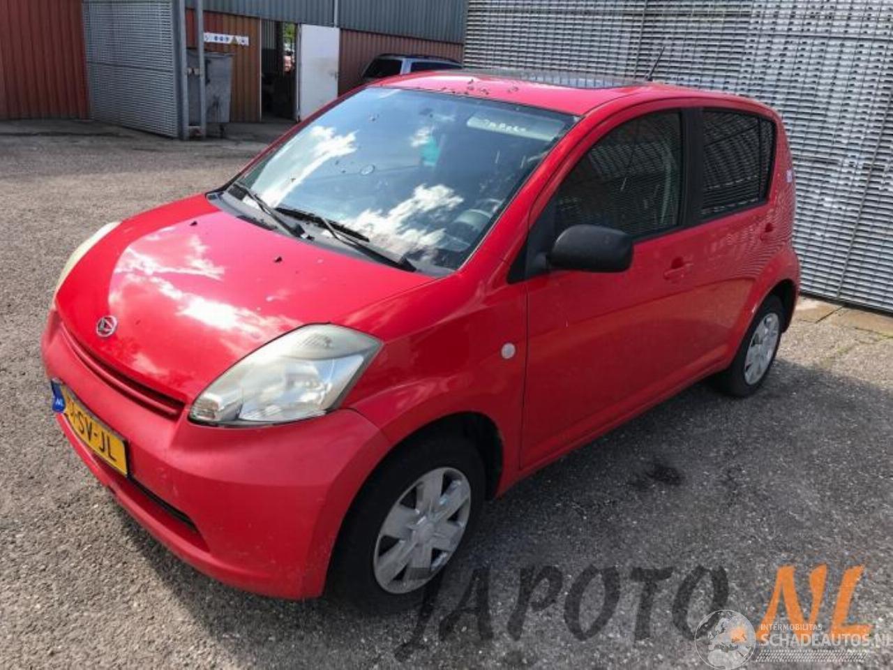 Daihatsu Sirion Sirion 2 (M3), Hatchback, 2005 1.0 12V DVVT