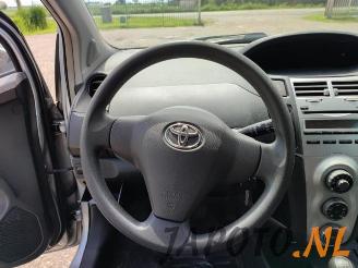 Toyota Yaris Yaris II (P9), Hatchback, 2005 / 2014 1.3 16V VVT-i picture 13