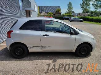 Toyota Yaris Yaris II (P9), Hatchback, 2005 / 2014 1.3 16V VVT-i picture 5