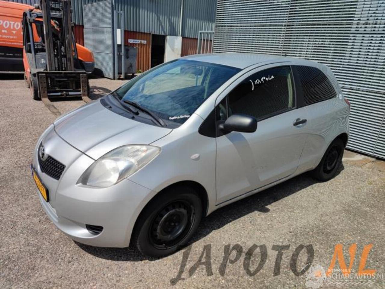Toyota Yaris Yaris II (P9), Hatchback, 2005 / 2014 1.3 16V VVT-i