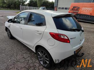 Mazda 2 2 (DE), Hatchback, 2007 / 2015 1.3 16V MZR picture 2