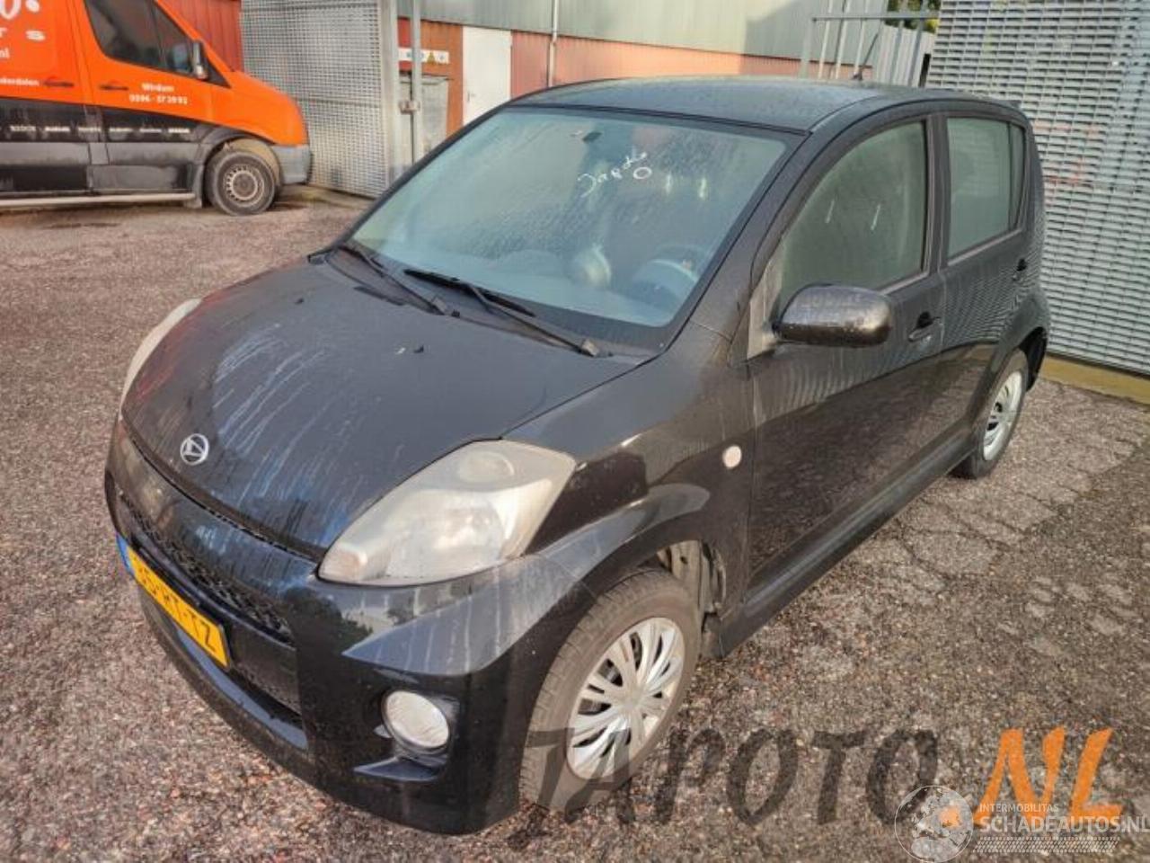 Daihatsu Sirion Sirion 2 (M3), Hatchback, 2005 1.3 16V DVVT