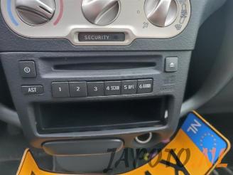 Toyota Yaris Yaris (P1), Hatchback, 1999 / 2005 1.3 16V VVT-i picture 12