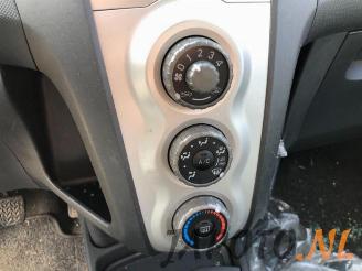 Toyota Yaris Yaris II (P9), Hatchback, 2005 / 2014 1.3 16V VVT-i picture 14