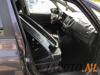 Kia Venga Venga, MPV, 2010 / 2019 1.4 CVVT 16V picture 8