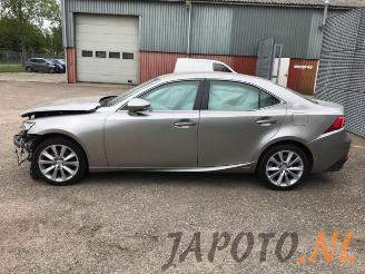Lexus IS  picture 2