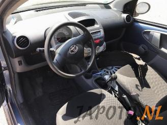 Toyota Aygo Aygo (B10), Hatchback, 2005 / 2014 1.0 12V VVT-i picture 9