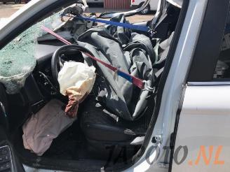 Mitsubishi Outlander Outlander (GF/GG), SUV, 2012 2.4 16V PHEV 4x4 picture 14