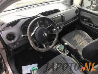 Toyota Yaris Yaris III (P13), Hatchback, 2010 / 2020 1.5 16V Hybrid picture 11