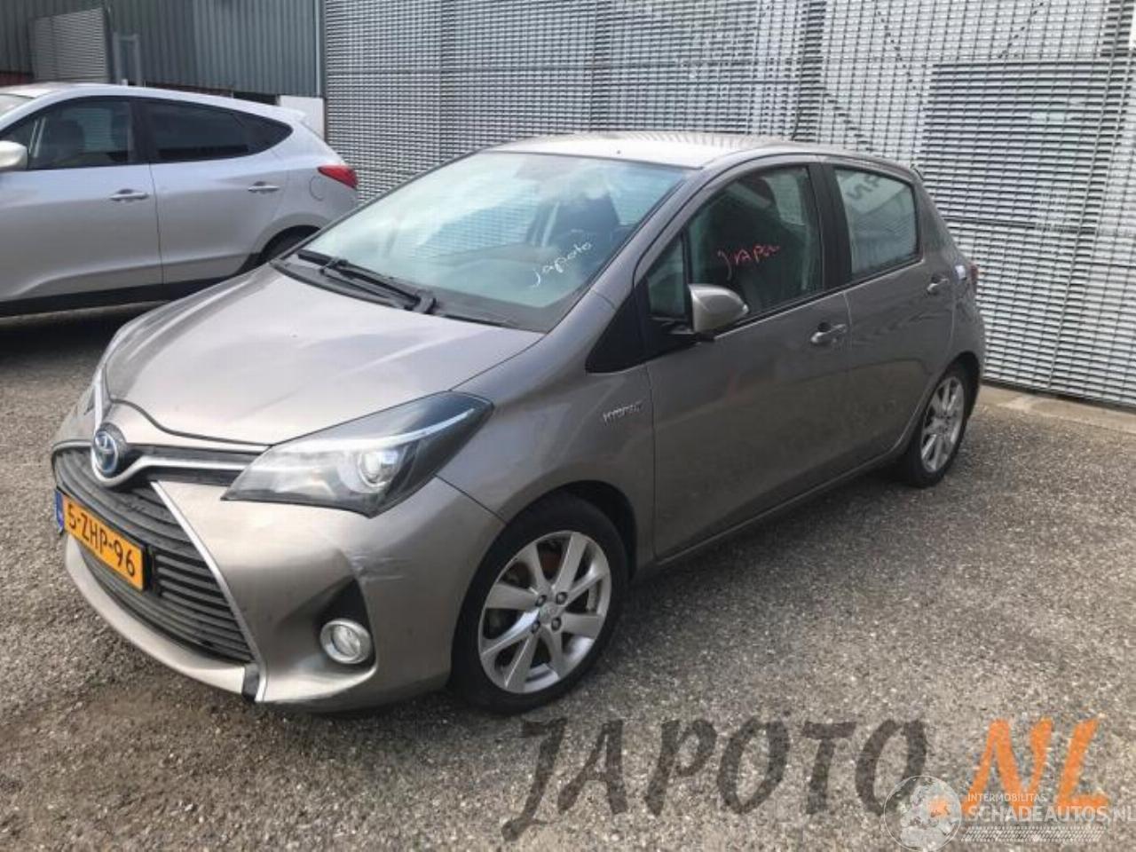 Toyota Yaris Yaris III (P13), Hatchback, 2010 / 2020 1.5 16V Hybrid