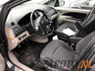 Mitsubishi Grandis Grandis (NA), MPV, 2004 / 2010 2.4 16V MIVEC picture 10