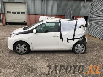 Toyota Aygo Aygo (B40), Hatchback, 2014 1.0 12V VVT-i picture 2